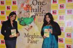  at Meghna Pant_s One and Half Wife book reading at crossword, Juhu, Mumbai on 1st June 20112 (8).JPG